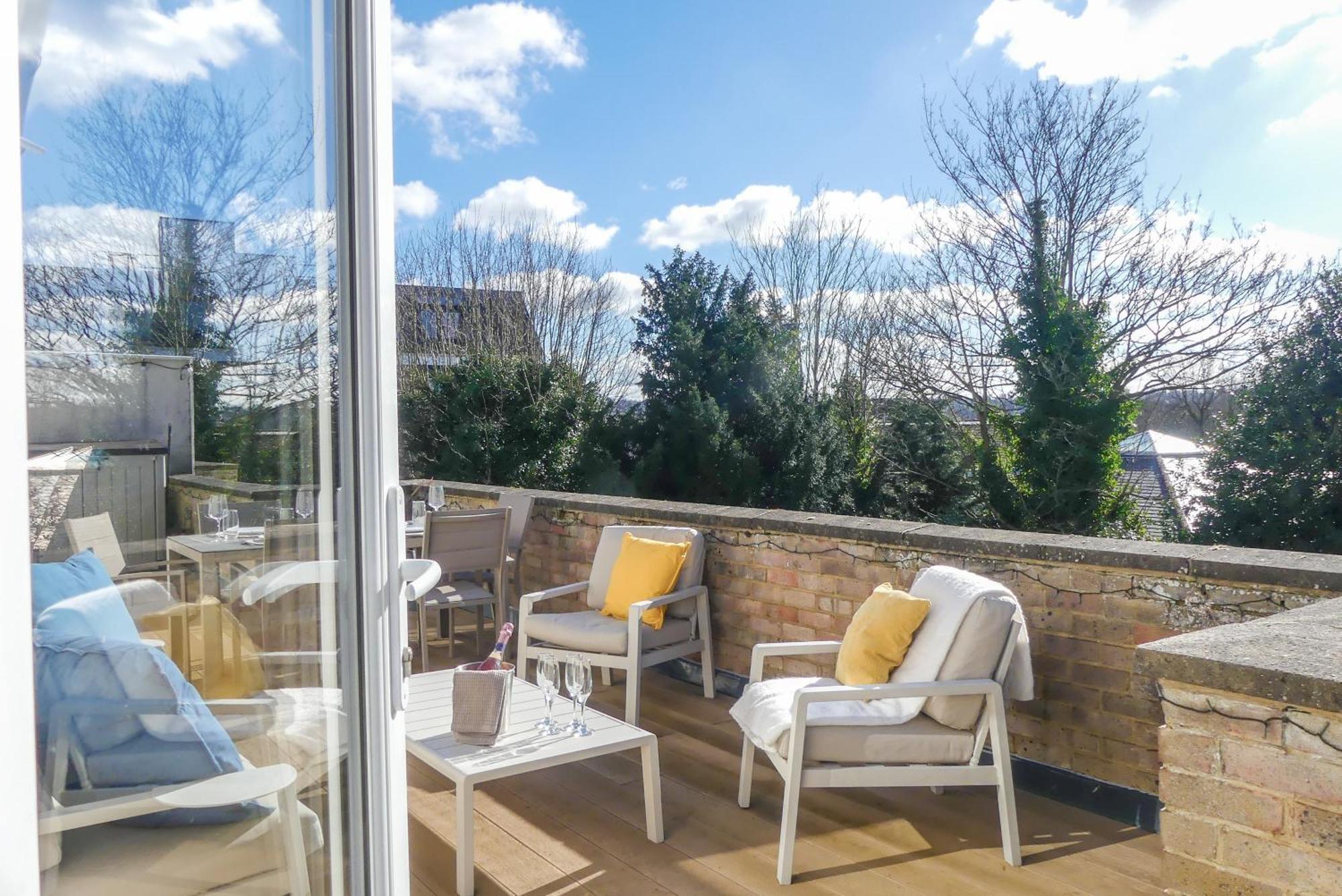 Luxury Penthouse W Balcony - 2X Free Parking Διαμέρισμα Royal Tunbridge Wells Εξωτερικό φωτογραφία