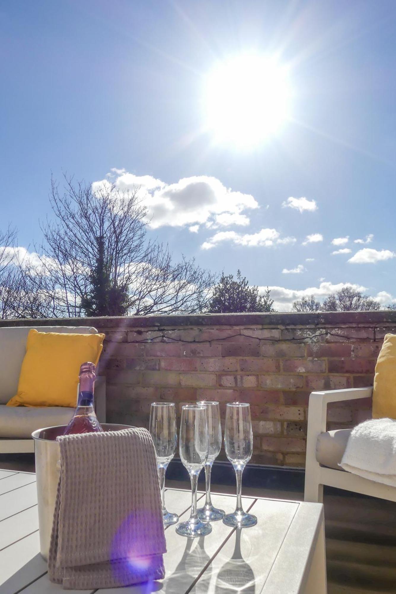 Luxury Penthouse W Balcony - 2X Free Parking Διαμέρισμα Royal Tunbridge Wells Εξωτερικό φωτογραφία